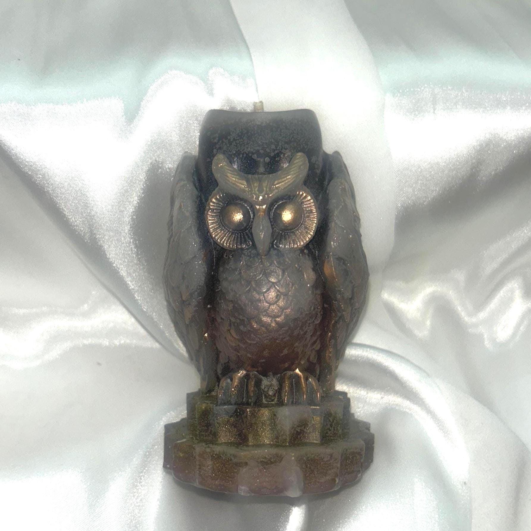 Mystical Owl Candle with 3D crown frosted moldings 2pc set!