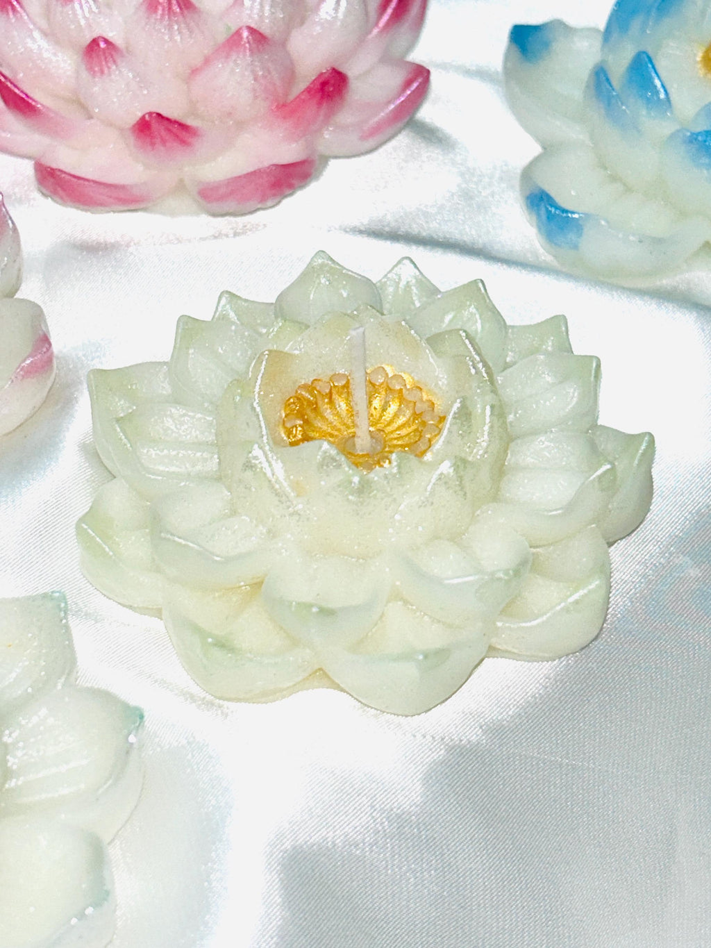 3D Lotus Candle, 5 piece set in Whimsical White Frosted Petal Tips