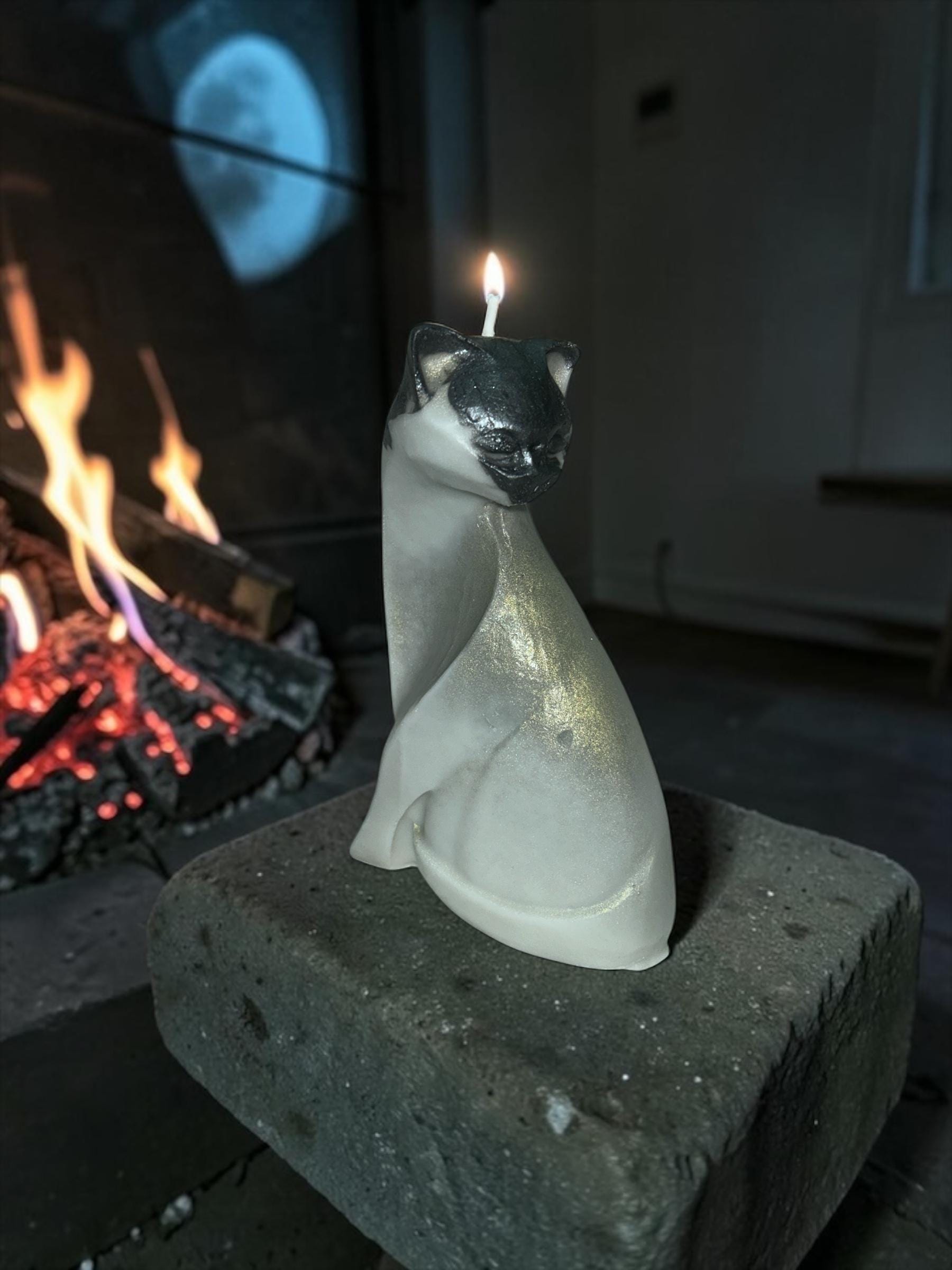Siamese Cat Candle – Seal Point Wax Figurine, Mica Powder Dye Home Decor